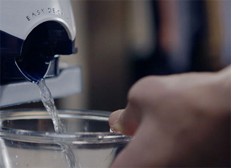 a vasal&oacute; egyszerű v&iacute;zkőmentes&iacute;t&eacute;se