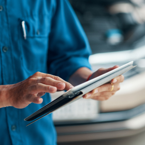 G&eacute;pj&aacute;rműipari cikkek