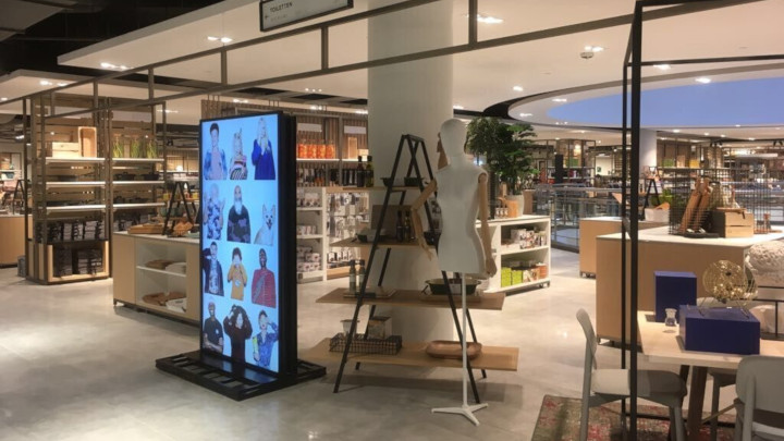 Az esettanulm&aacute;nyok kiadv&aacute;ny&aacute;nak let&ouml;lt&eacute;se 